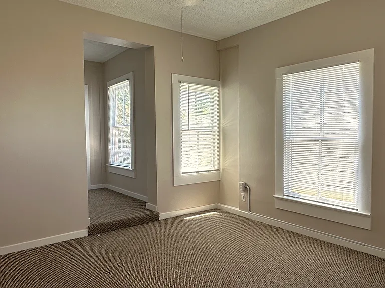 117 N 3rd St #3 — Photo 14