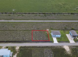 129 W Pin Oak Ln, Rockport, TX 78382