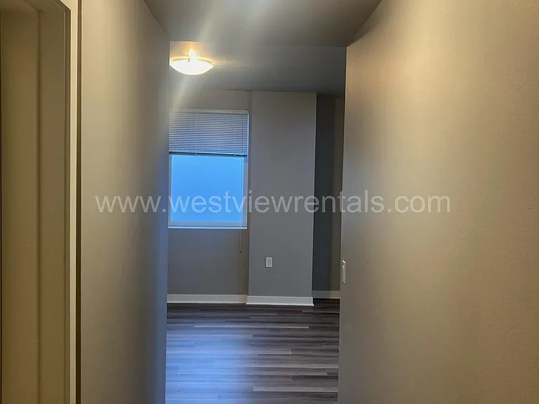 203 E Laurel St — Photo 223