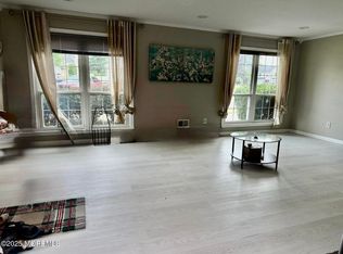 19 Bennington Pl, Morganville, NJ 07751