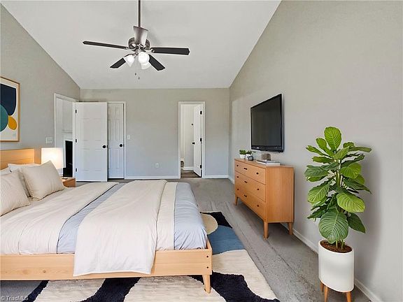 4th image of 3011 Butterwood Dr