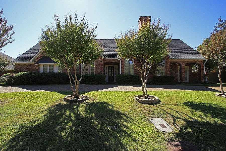 1st image of 17509 River Hill Dr