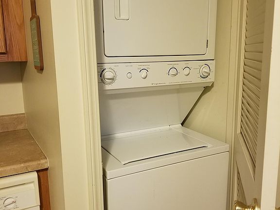 5th image of 416 S Nichols Ave #2