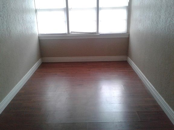 2nd image of 626 W Wood St