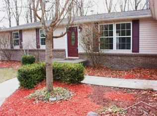 2300 Redwood Dr, Midland, MI 48640