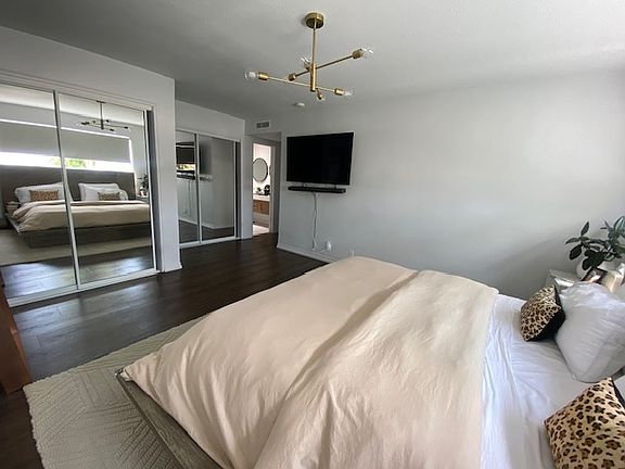 4th image of 1217 20th St Unit 304
