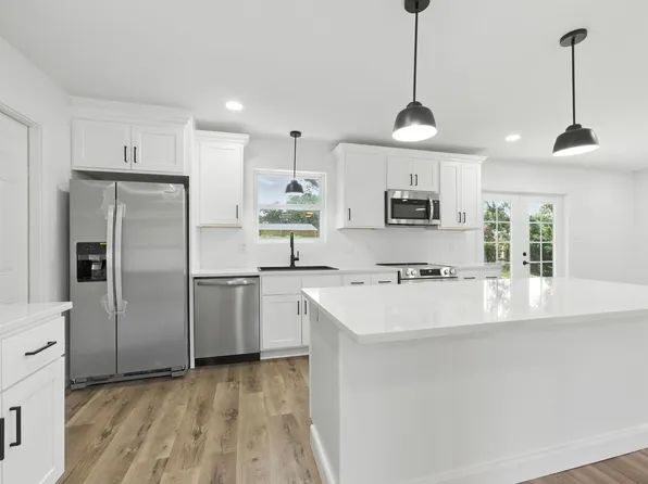 161 Homewood Dr, Fort Walton Beach, FL 32548