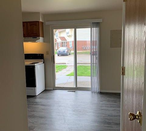 4th image of 525 W Walnut St #525