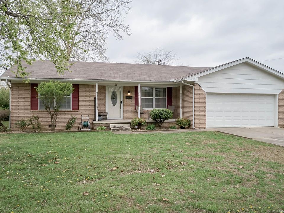 1st image of 403 N Wortman Pl