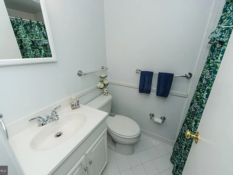 1308 Tracy Pl — Photo 42