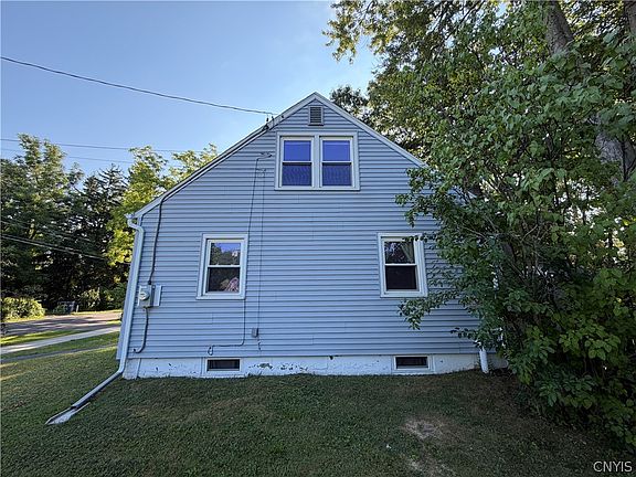 3rd image of 324 Vincent St