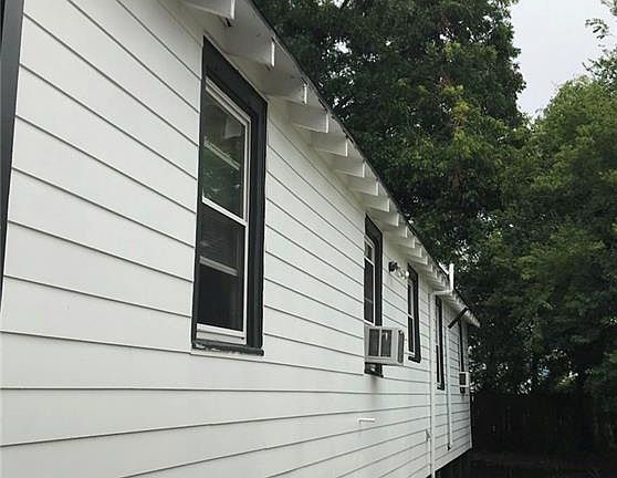 3rd image of 3116-18 Hollygrove St