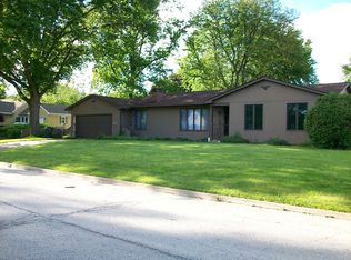 540 Grant St, Bettendorf, IA 52722