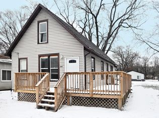 1717 Crocker St, Chesterton, IN 46304