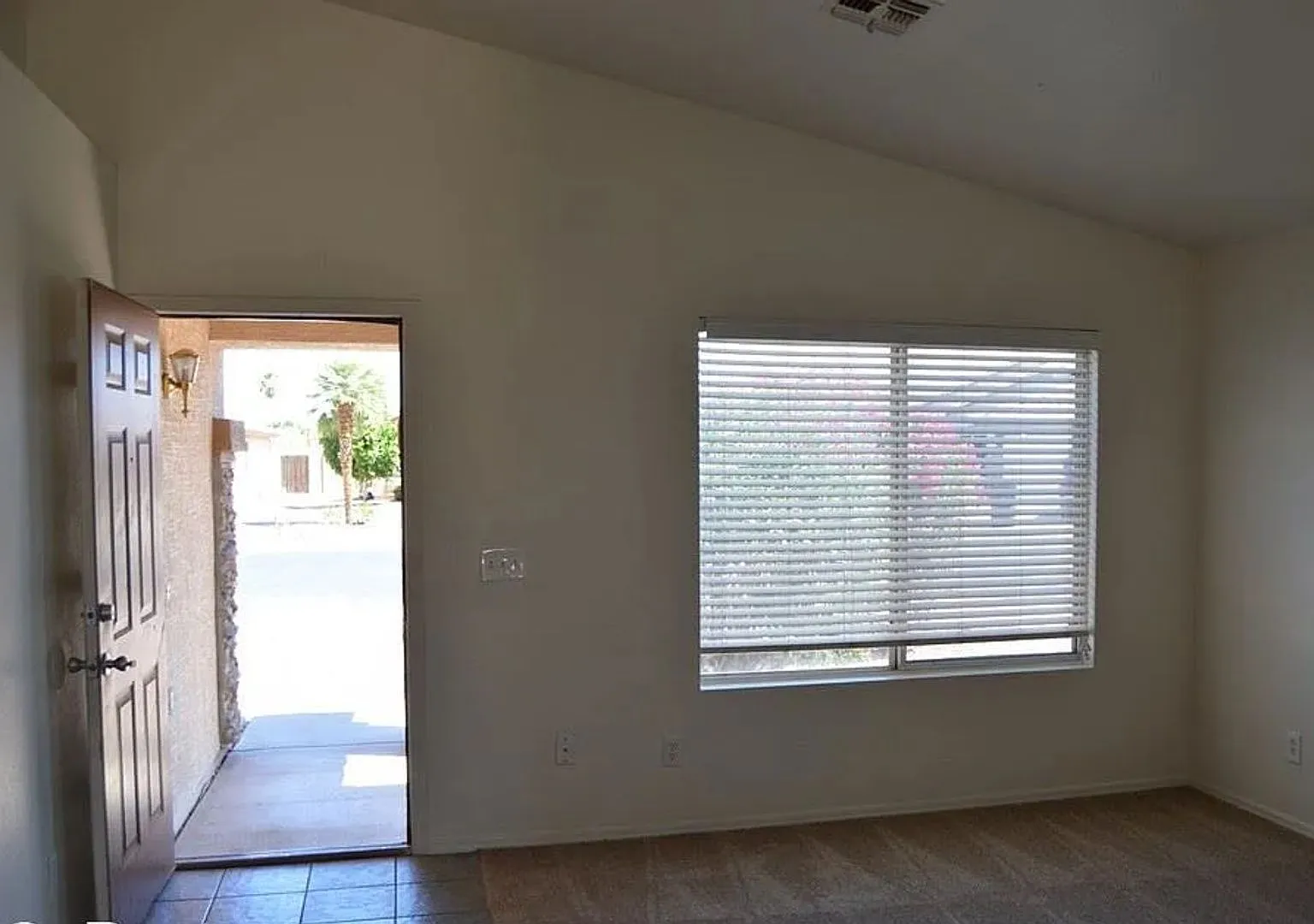 4 bed, 2.0 bath, 1460 sqft, $2,200 — Photo 2