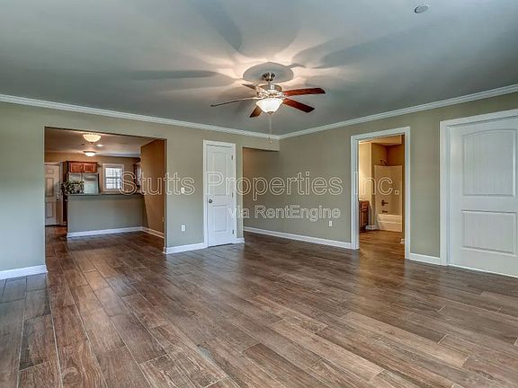 3rd image of 145 Bruin Dr #123