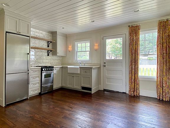 5th image of 8919 Forest Hills Blvd