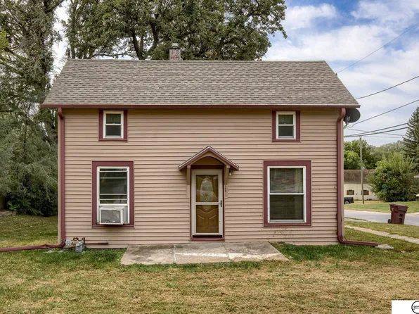 301 E Eldora Ave, Weeping Water, NE 68463