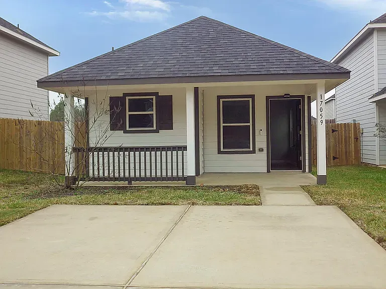 17059 Marie Village Dr