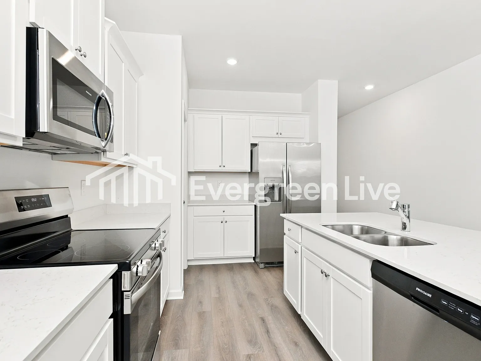 3 bed, 2.0 bath, 1676 sqft, $1,895 — Photo 4