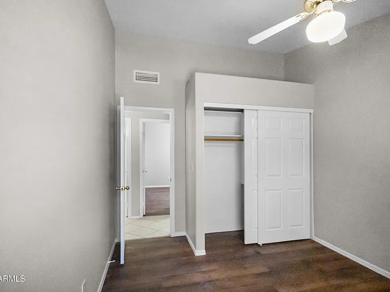 1214 E Beverly Ln — Photo 22