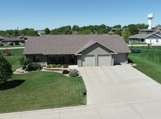1623 Valley View Pl, Rock Valley, IA 51247