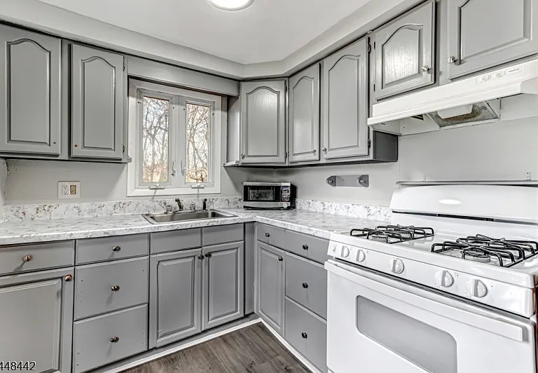 273 W Main St — Photo 2