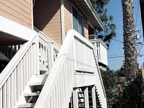 3rd image of 521 W Wilson St #A201