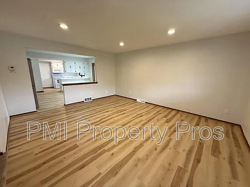 8150 S 88th St Photo 1