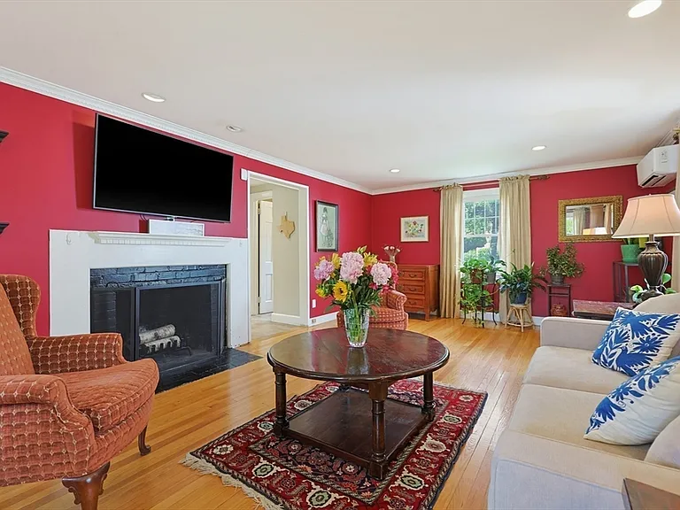 11 Hatfield Rd — Photo 16