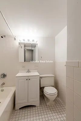 Rented by Mirador Real Estate | media 25