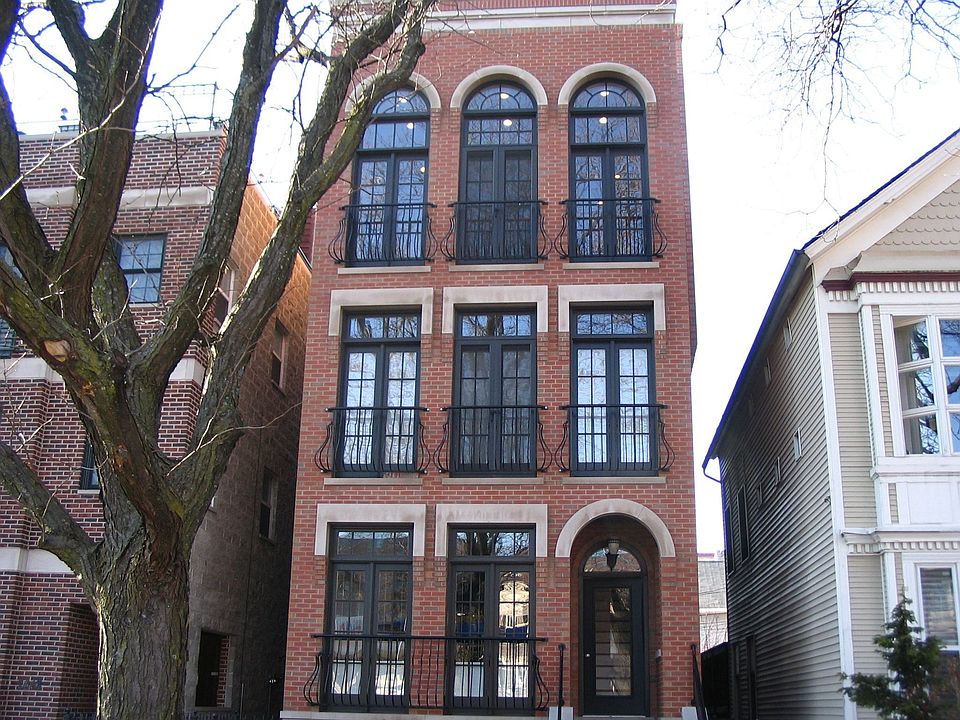 NEW LINCOLN PARK CONDO