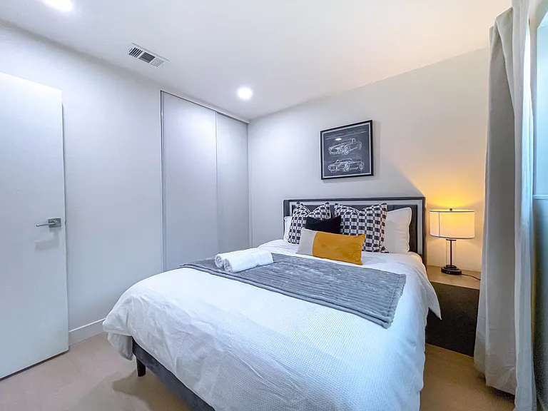 18448 La Guardia St?rowland Hts — Photo 12