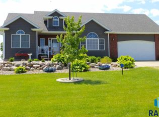 47417 S Cardinal Pl, Harrisburg, SD 57032
