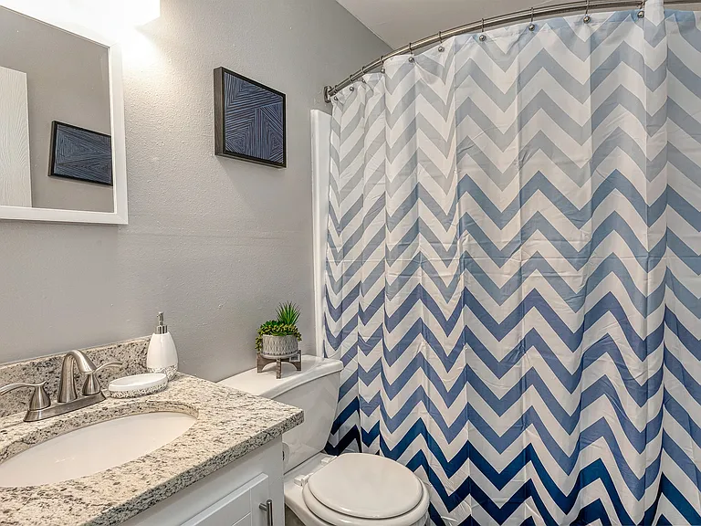 Sherwood Oaks Apartments — Photo 9