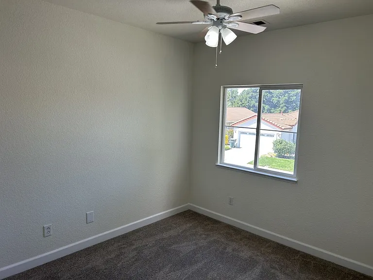 597 Canvasback Ct — Photo 16