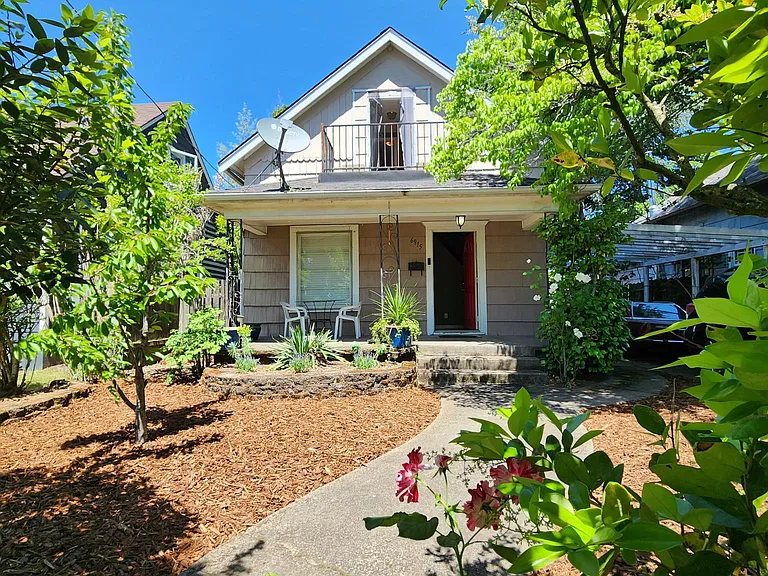 6915 SE Holgate Blvd — Photo 1