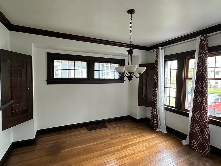 1634 Chesterland Ave — Photo 7