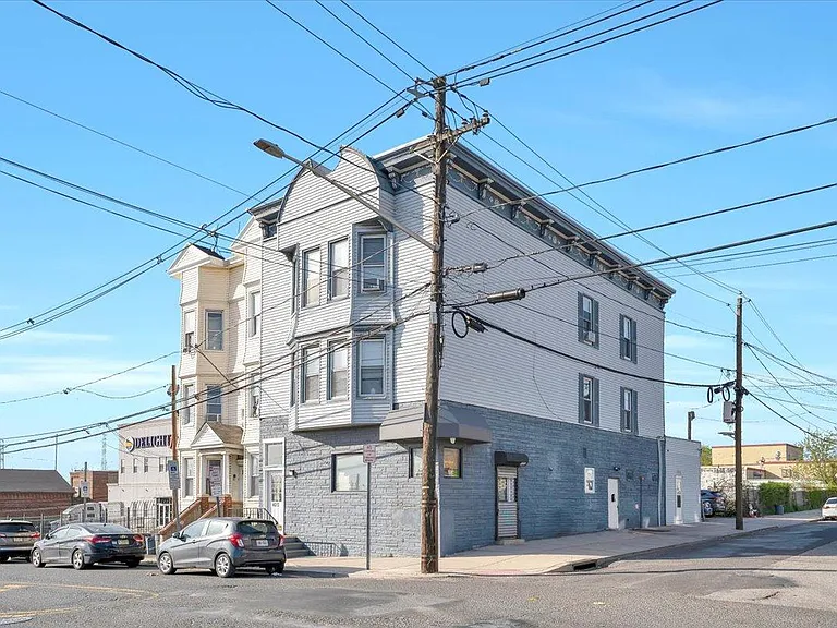 420 Saint Pauls Ave #3L — Photo 10