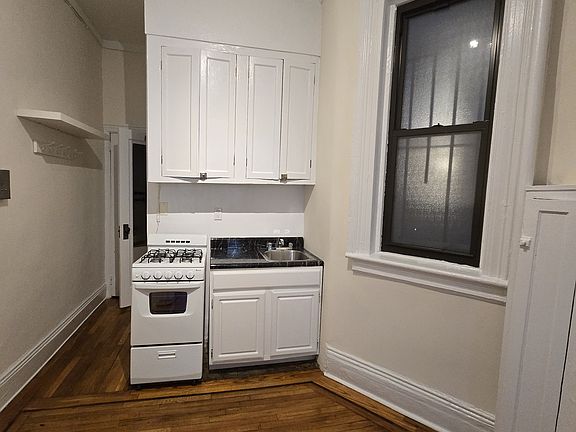 2nd image of 196 W 10th St APT 1C