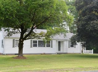 28 White Oak Ln, Simsbury, CT 06070