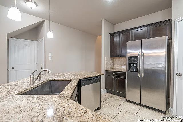 12911 Brewster Ml — Photo 11