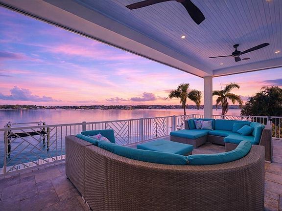 4th image of 391 12th Ave