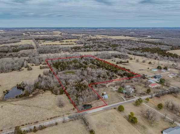21823 Clinton Rd, Lebanon, MO 65536