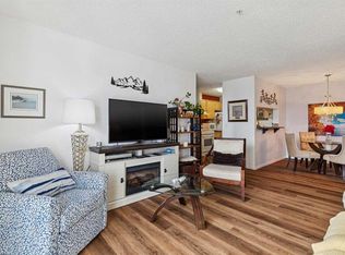2022 W Canyon Meadows Dr SE #106, Calgary, AB T2J 7H1