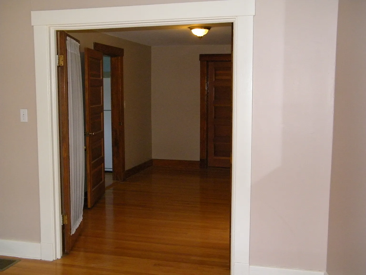 1 bed, 700 sqft, $1,600 — Photo 3