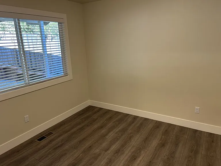 85 Jackson Dr — Photo 15