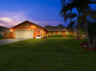 2085 SW Libra Ln, Port Saint Lucie, FL 34984