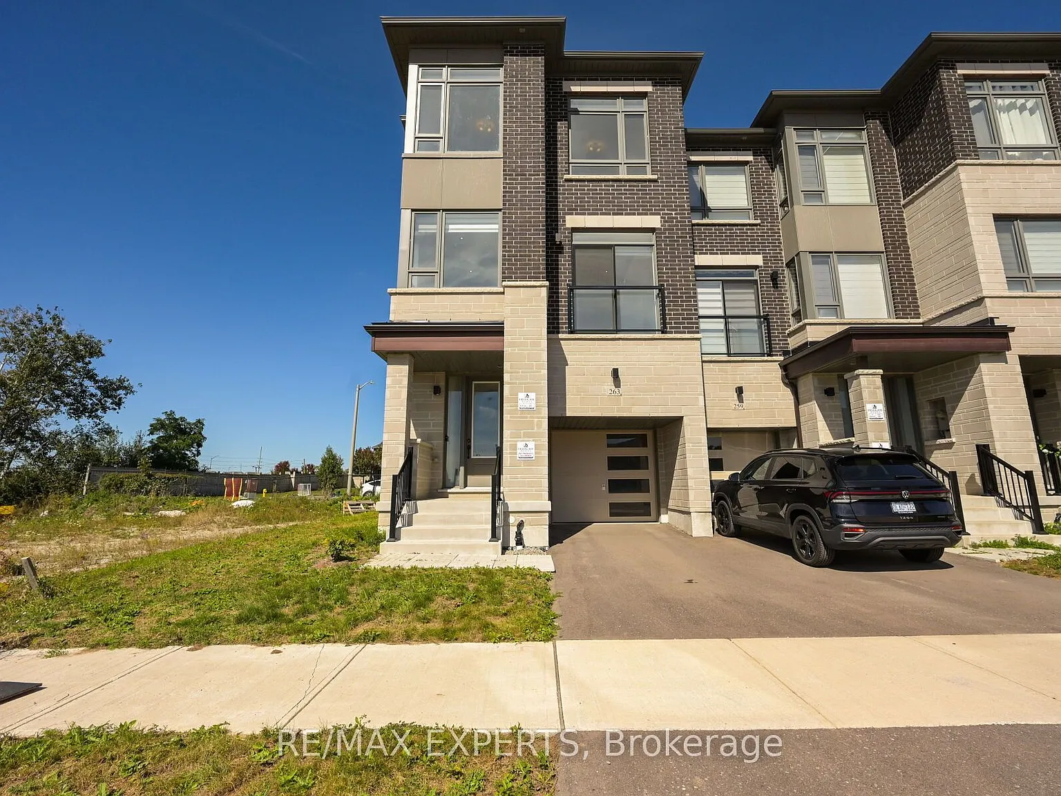 4 bed, $4,200 — Photo 2