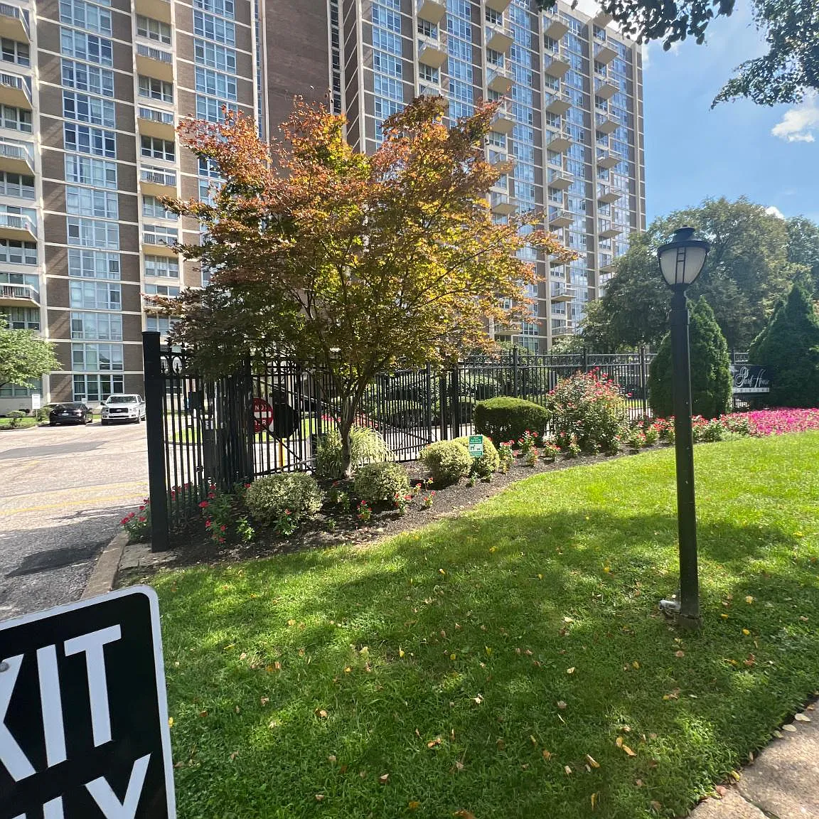 1 bed, 1.0 bath, 940 sqft, $1,800 — Photo 3